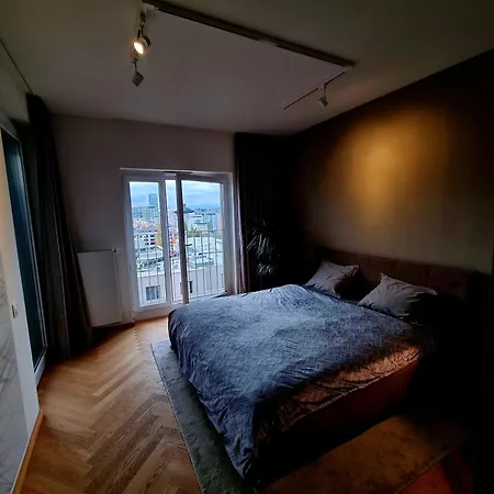 Apartment View Free Parking *