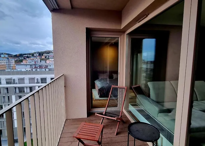 View Free Parking Appartement